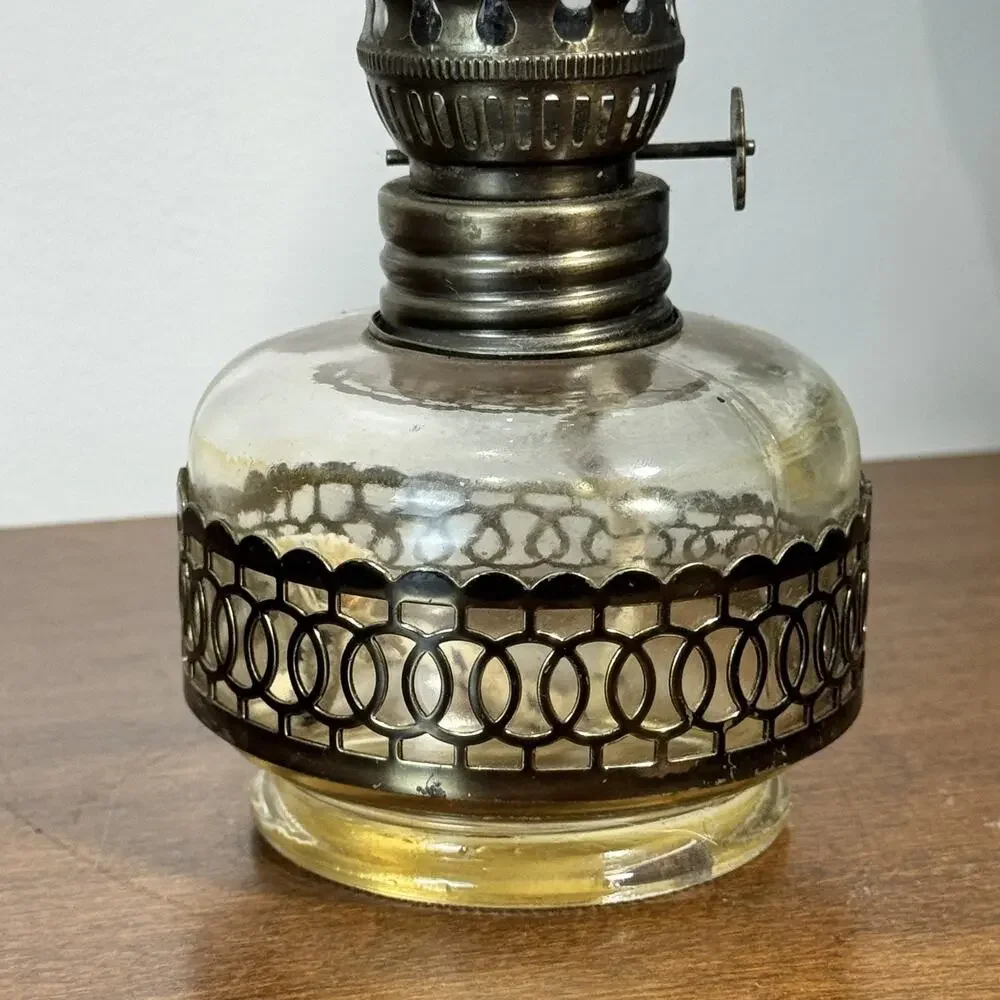 Vintage Kerosene Oil Lamp Clear Glass Base Antique Brass Finish Decor 8